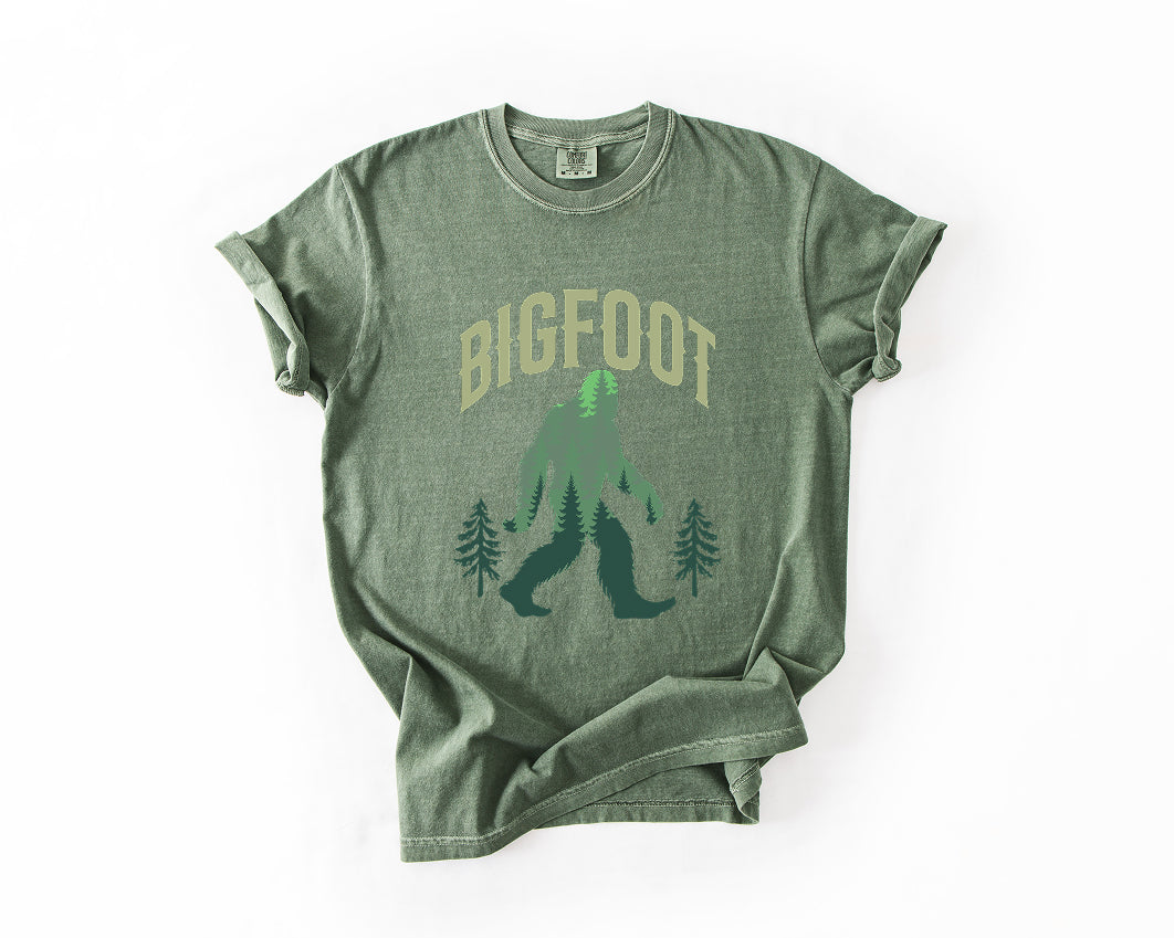 Bigfoot Graphic T-Shirt – Vintage Sasquatch Forest Tee Comfort Colors 1717